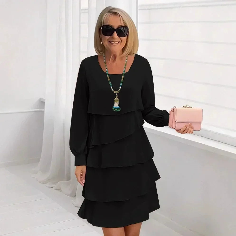 Robe fluide à volants noirs, manches longues, superpositions à étages