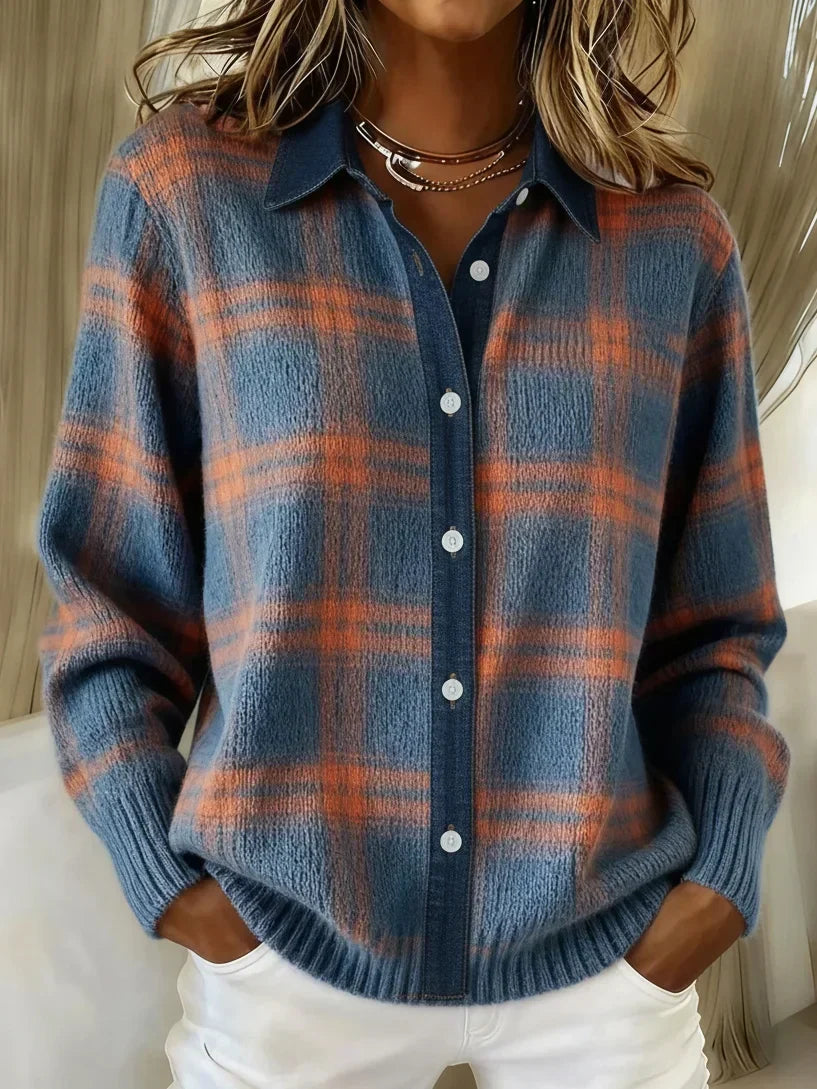 Gilet long confortable Zafira en tricot boutonné à col, motif carreaux bleu et orange.