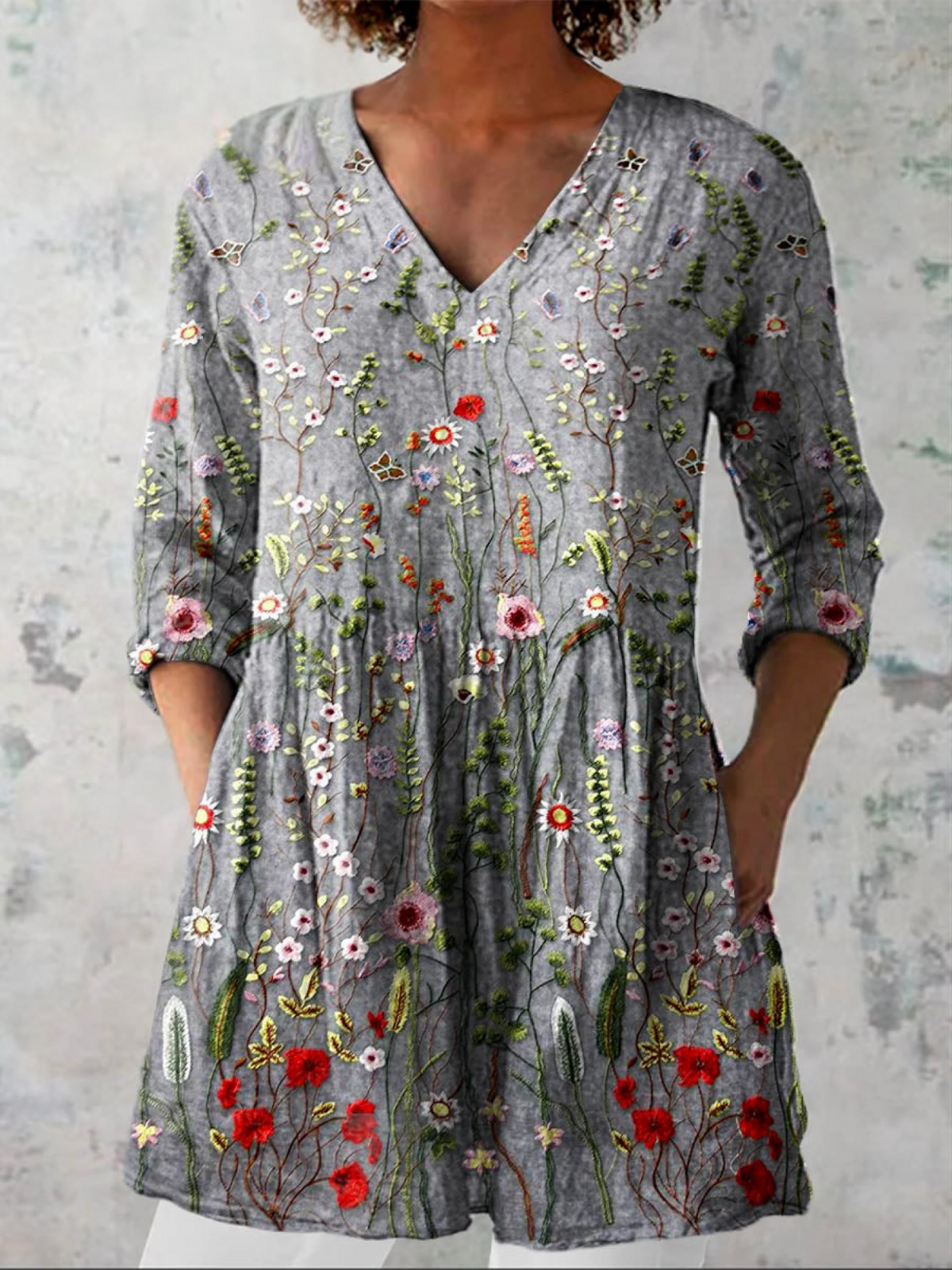 Longue blouse grise à col en V, manches longues, imprimé floral multicolore, style évasé