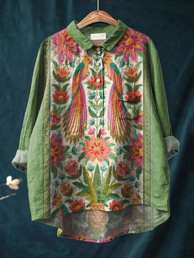 Chemise femme verte à imprimé tropical floral, manches longues, col boutonné.