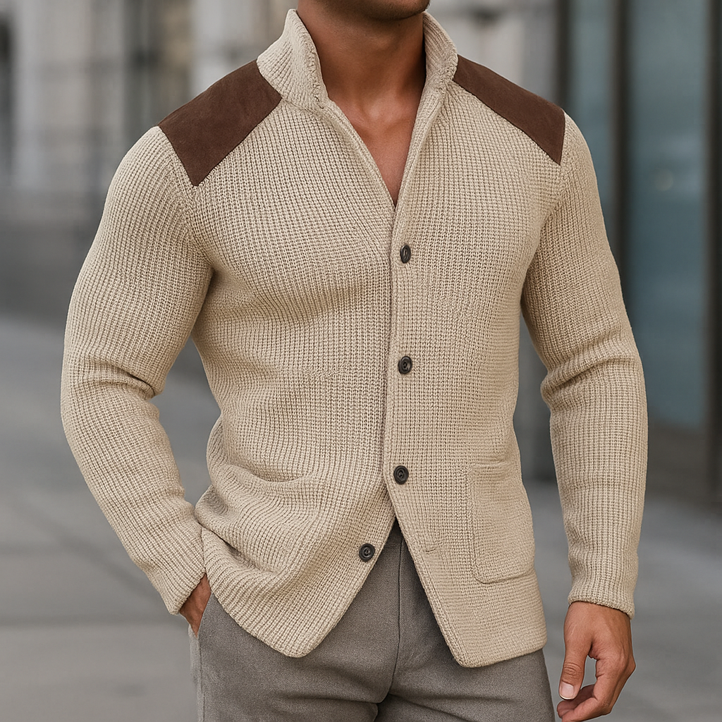 Blazer en maille crème à col châle, boutons devant et poches plaquées, épaules marron