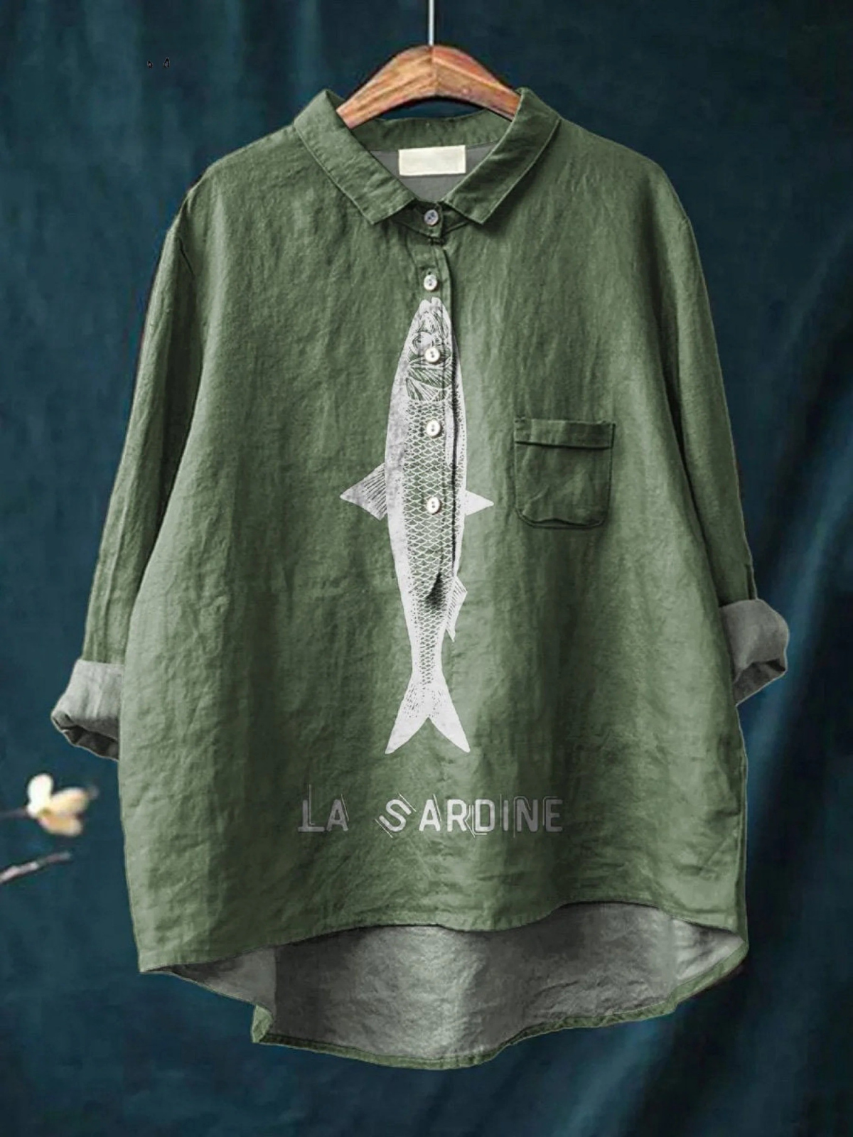 Chemise Faye verte avec col et poche poitrine, imprimé poisson sardine blanc