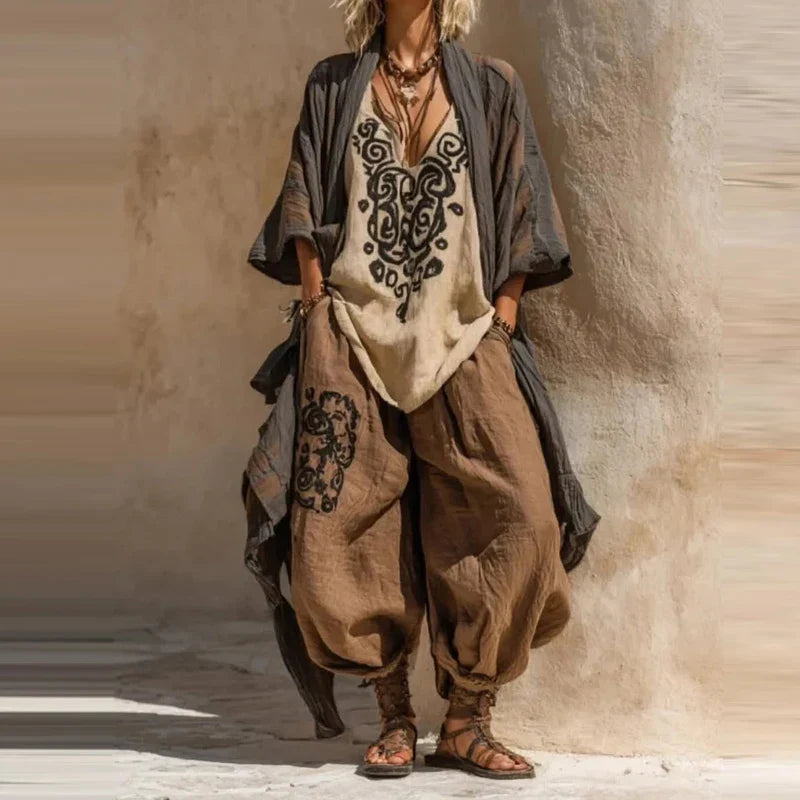 Ensemble Florence en lin : tunique crème à motifs, pantalon chameau, veste brun-gris