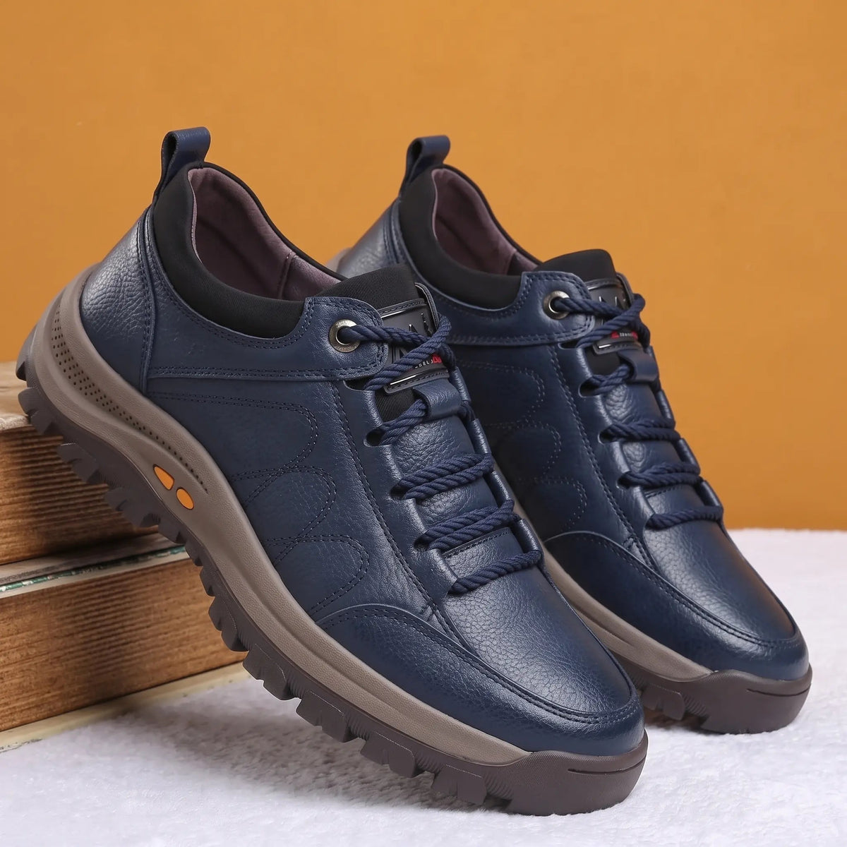 Armand chaussure de marche en cuir marron