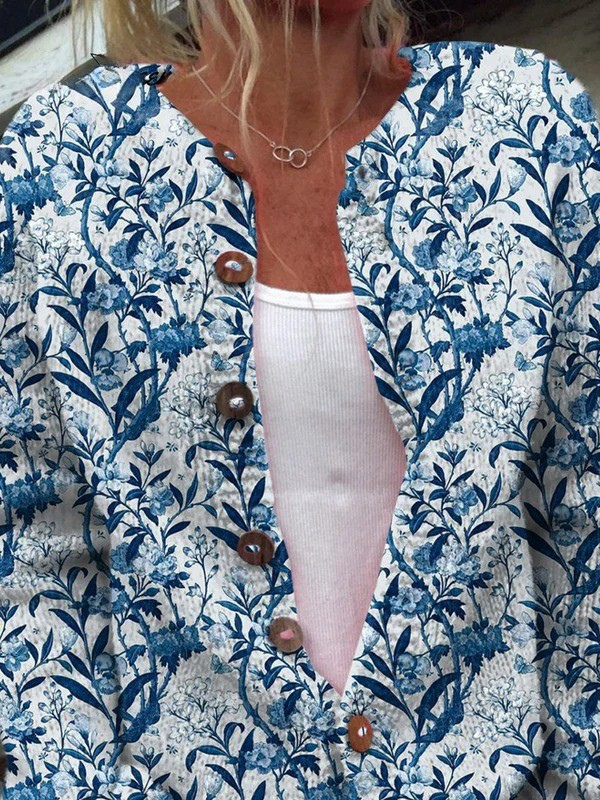 Cardigan Tiverly™ fleuri bleu à encolure en V, manches longues et boutons marron