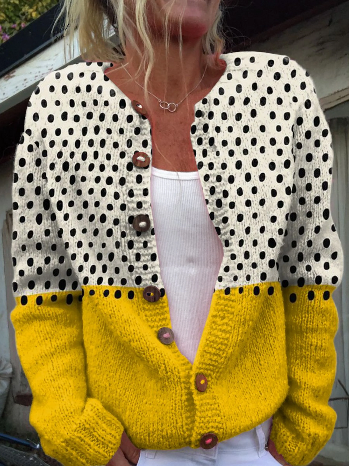 Cardigan vintage en maille jaune et blanc à pois noirs, boutonné, manches longues