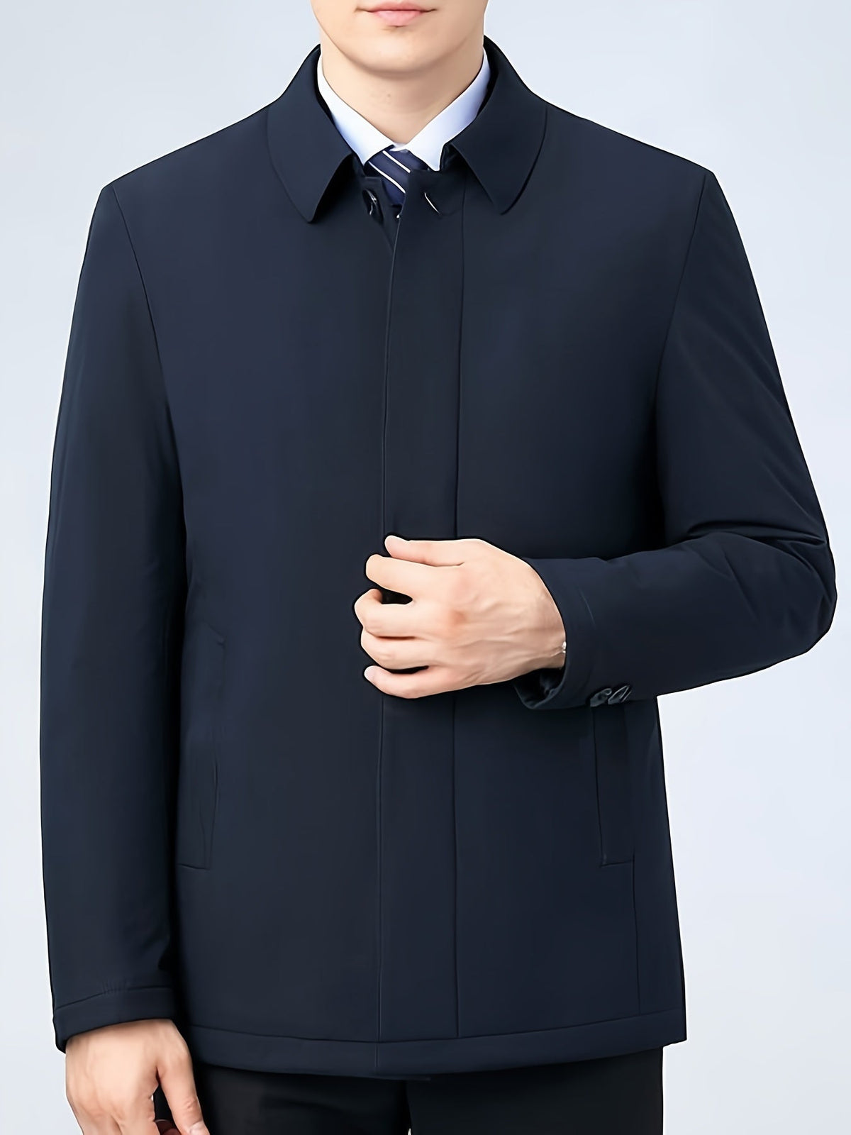 Veste à col à revers noire pour homme, fermeture éclair et coupe droite, vue avant