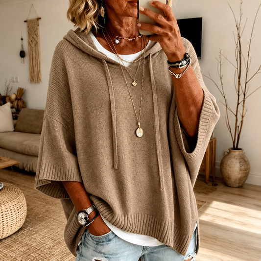 Pull poncho taupe en maille douce avec capuche et cordons, manches chauve-souris