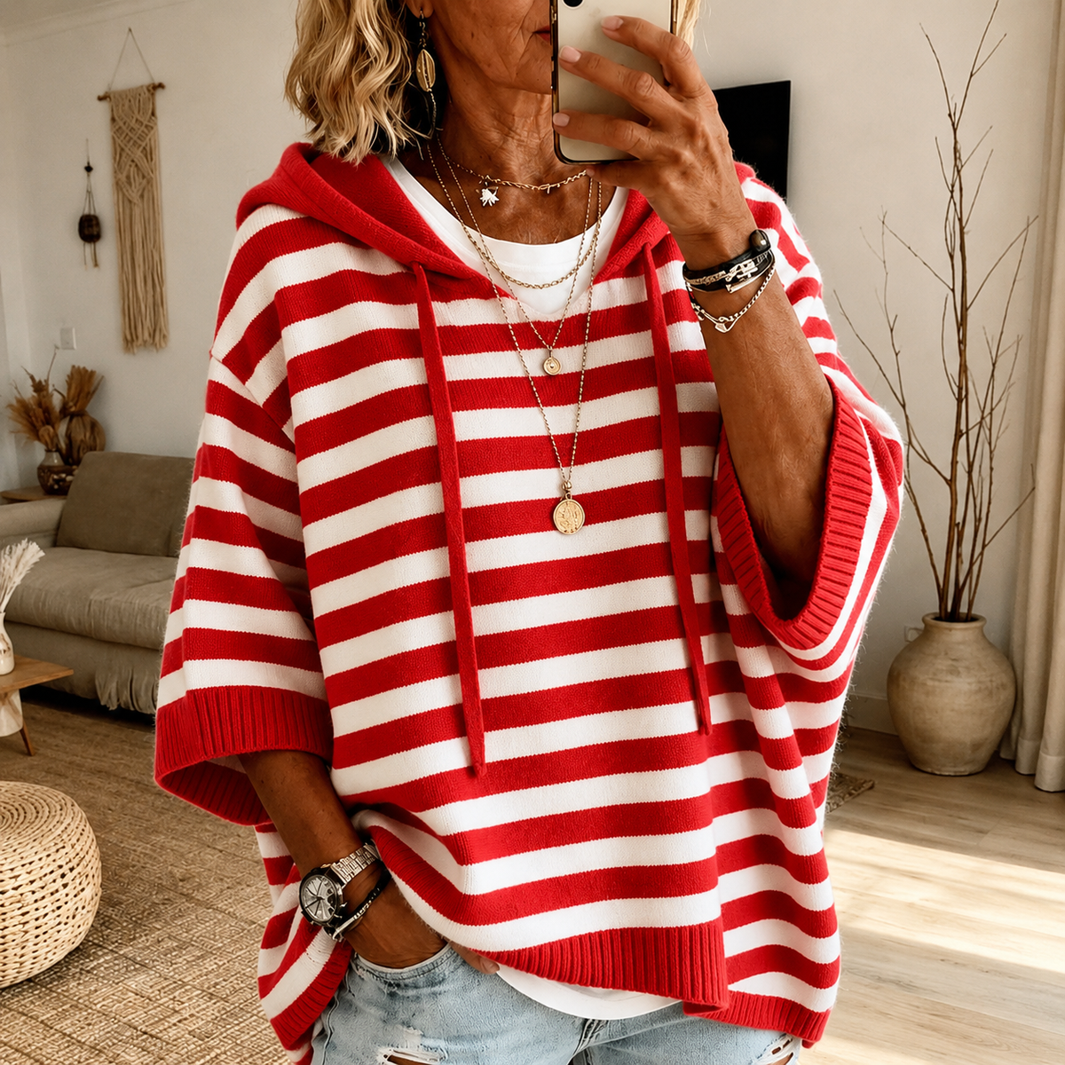 Pull poncho douillet à capuche, rayures rouges et blanches, manches amples