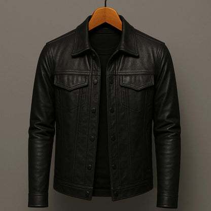 Veste en cuir noire, vue de face avec deux poches et boutons pression