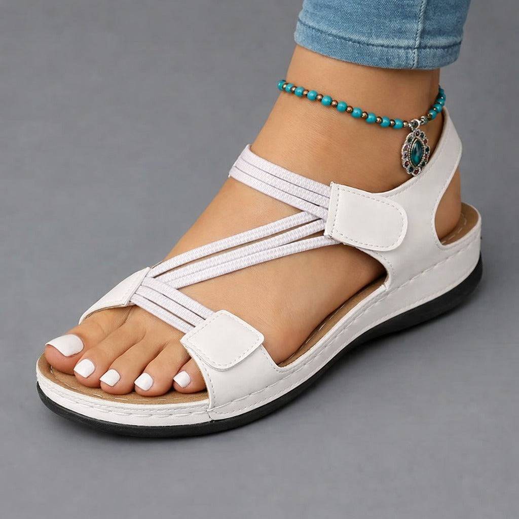 Sandales confort légères blanches, brides croisées et patte à scratch
