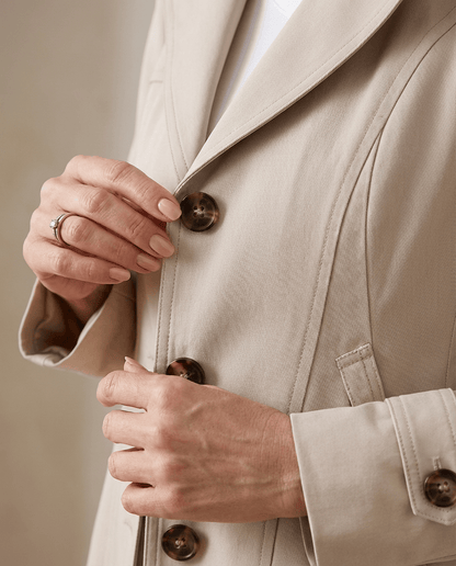 Manteau d’été vintage beige, gros boutons bruns, col à revers, poche poitrine