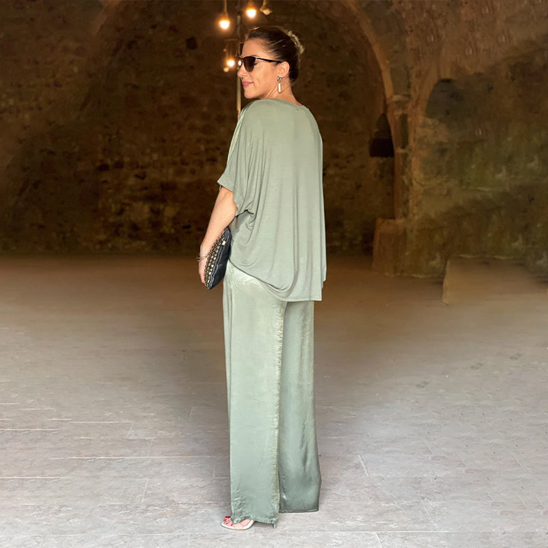 Ensemble satin brillant vert : haut ample au dos, pantalon large satiné