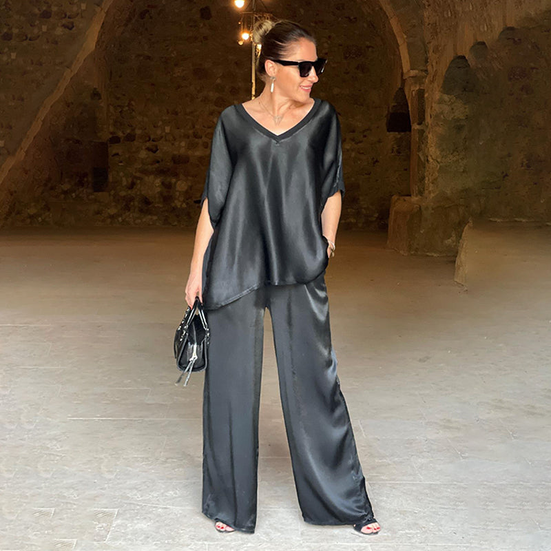 Ensemble satin brillant noir : haut ample col V, pantalon large à jambes fluides