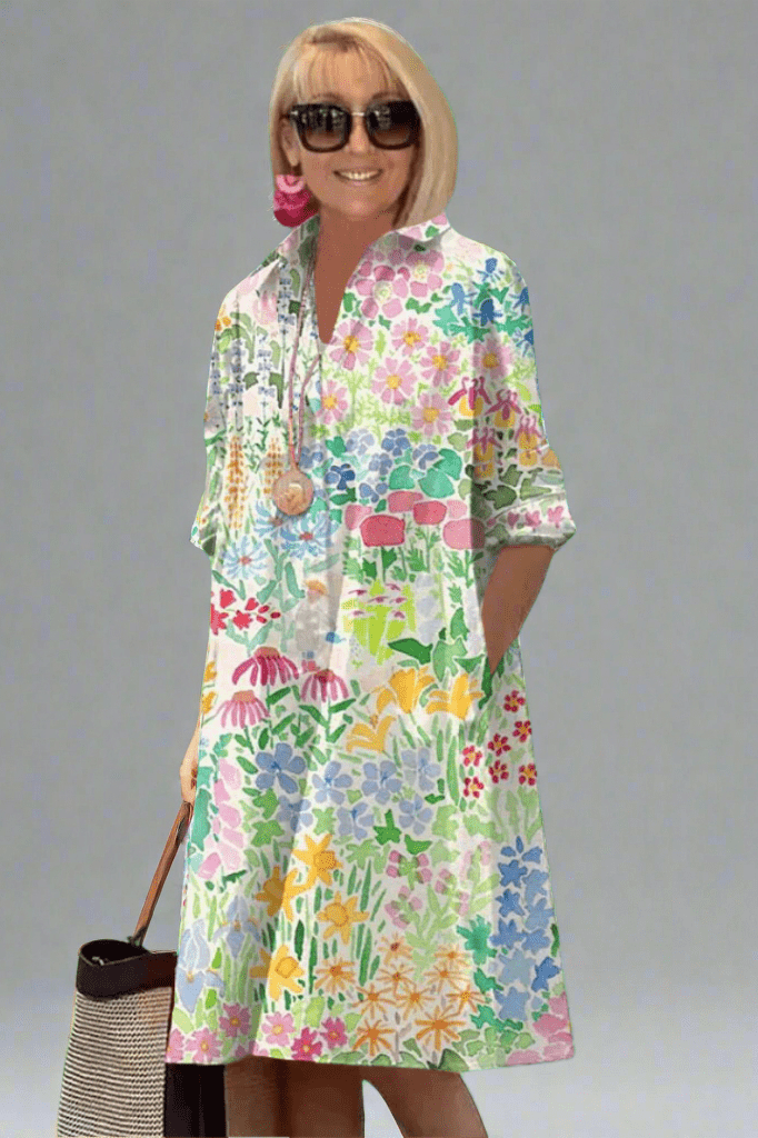 Robe midi fleurie multicolore, col et boutons, manches trois-quarts, coupe évasée