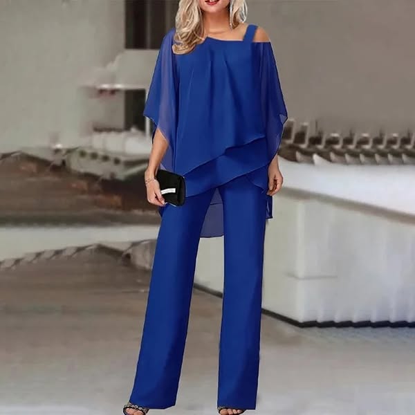 Ensemble bleu vif : haut drapé asymétrique et pantalon évasé