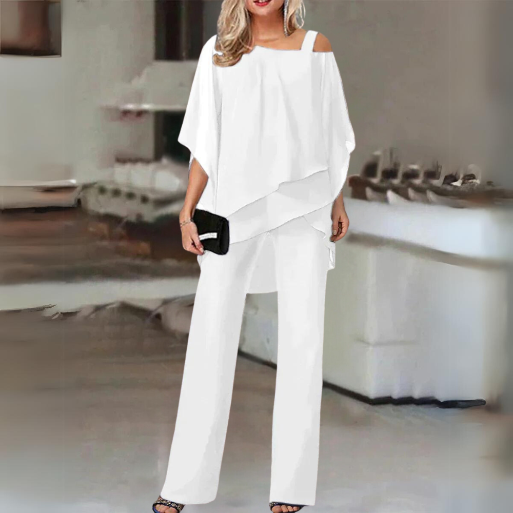 Ensemble blanc : haut drapé asymétrique et pantalon évasé