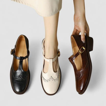 Chaussures bébé style Oxford Émilienne™ en trio : noir, beige et brun, bout perforé.