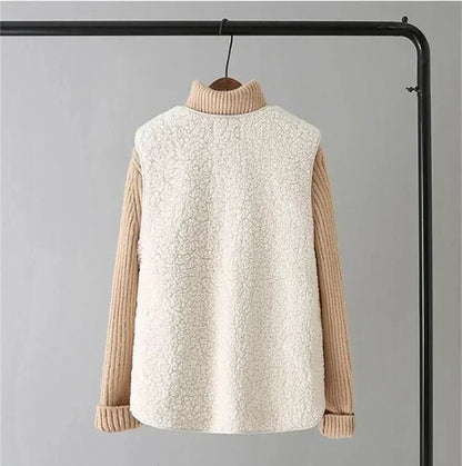 Gilet cardigan en sherpa beige clair avec col montant, boutons sur l’avant