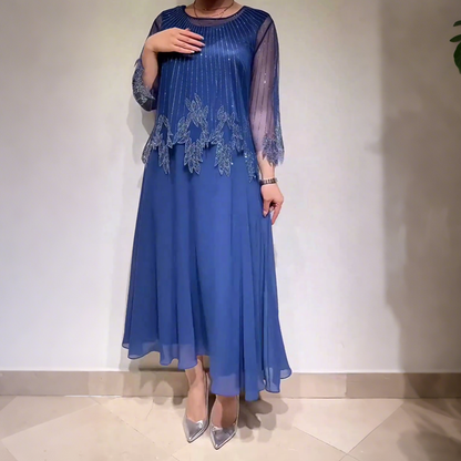 Robe midi bleue à manches en voile, motif floral brodé et franges au buste