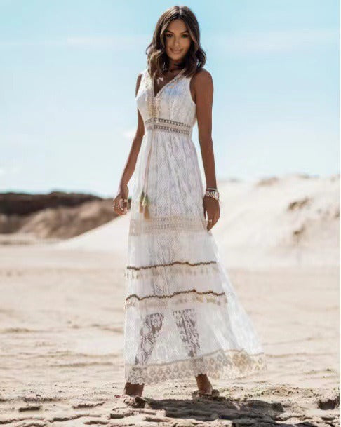 Robe bohème écru sans manches, encolure V et finitions brodées à volants