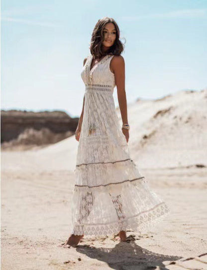 Robe bohème écru longue à encolure V, superpositions et motifs brodés