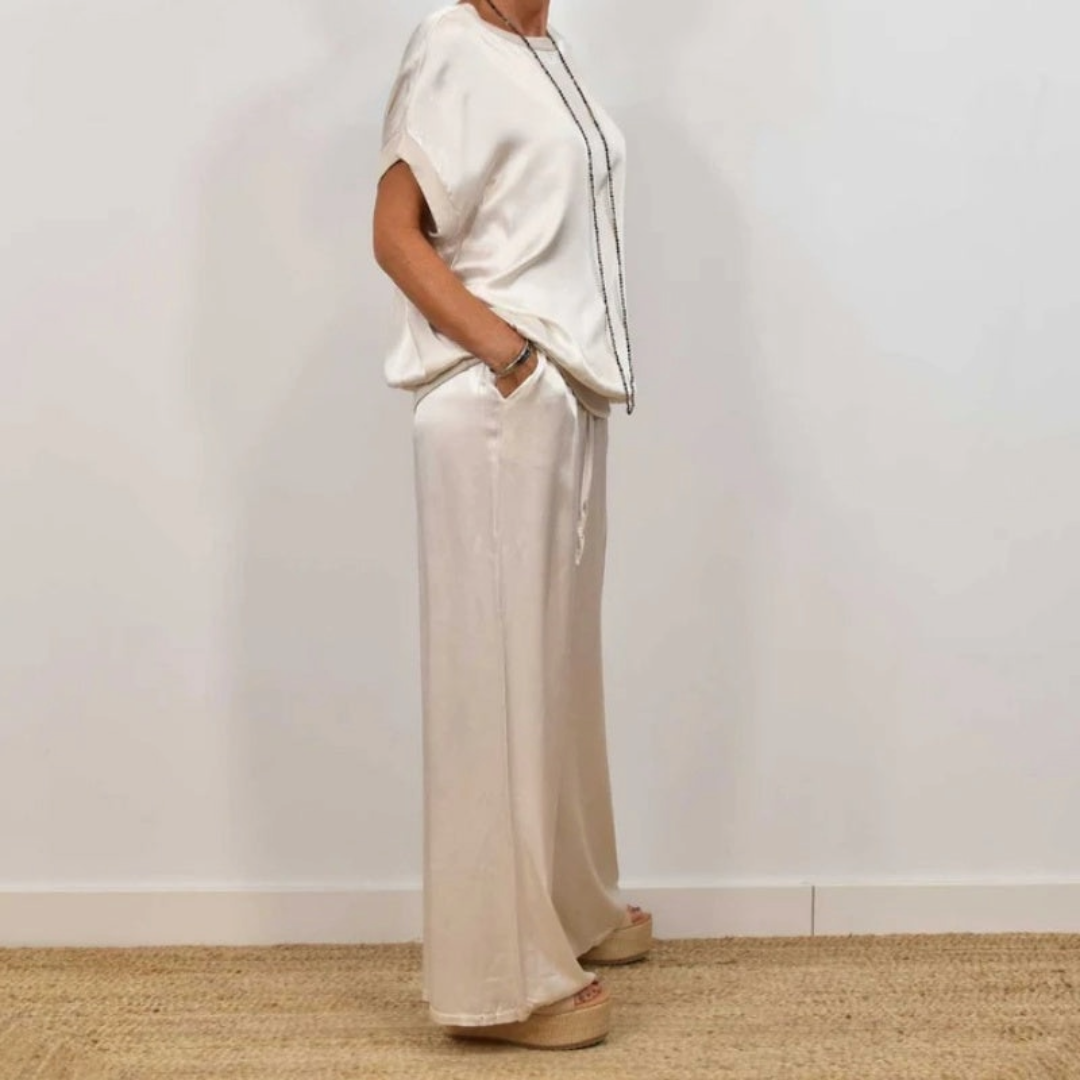 Ensemble deux pièces Celia blanc : haut drapé à manches courtes et pantalon long ample