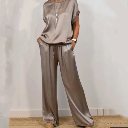 Ensemble deux pièces Celia gris : top satiné et pantalon long large à taille froncée
