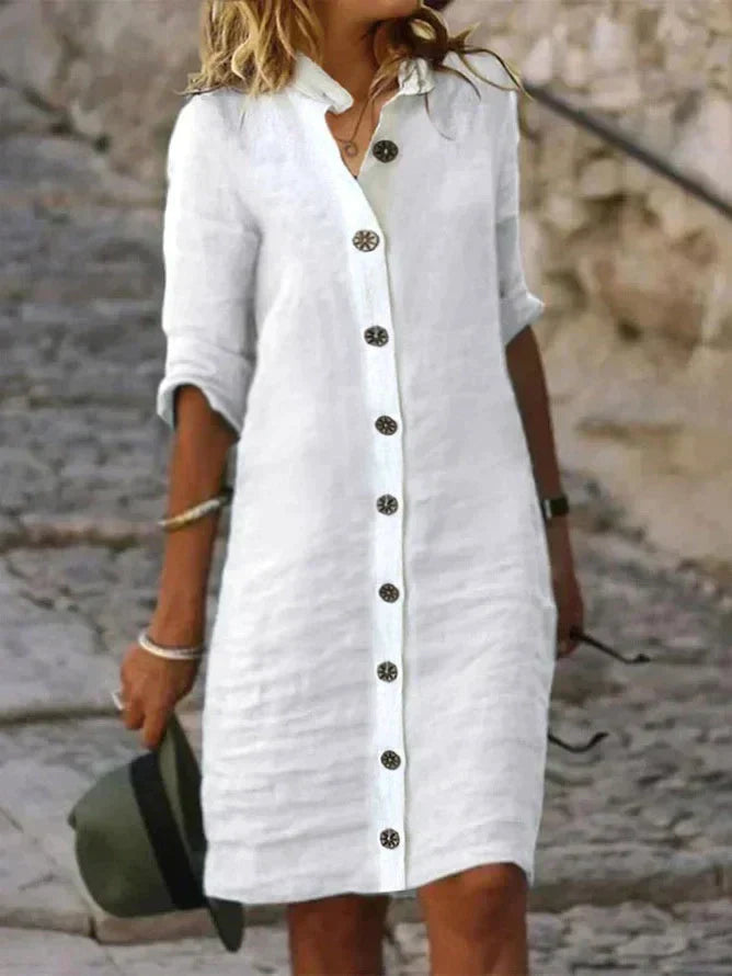 Robe mi-longue blanche à col chemise, manches 3/4, boutonnage central