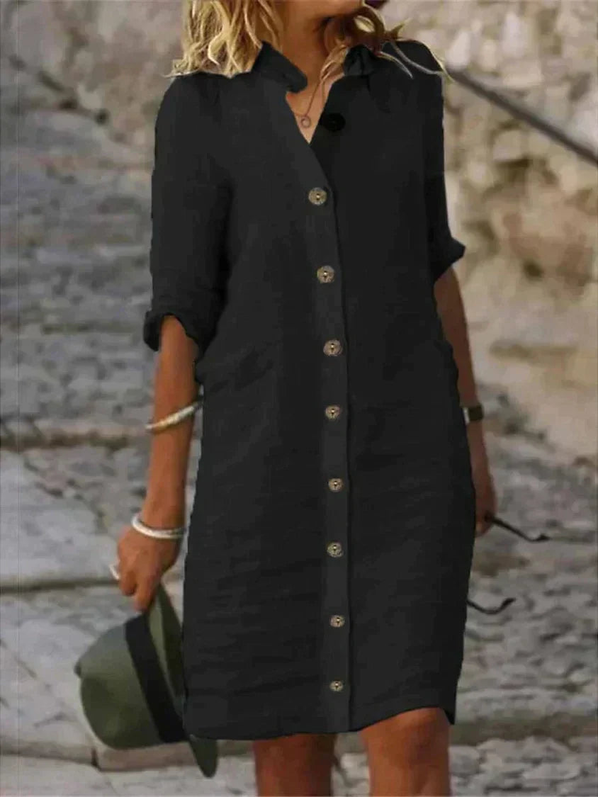 Robe mi-longue noire à col chemise, manches 3/4, boutonnage central