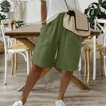 Short en coton et lin vert armée, coupe droite, poches latérales