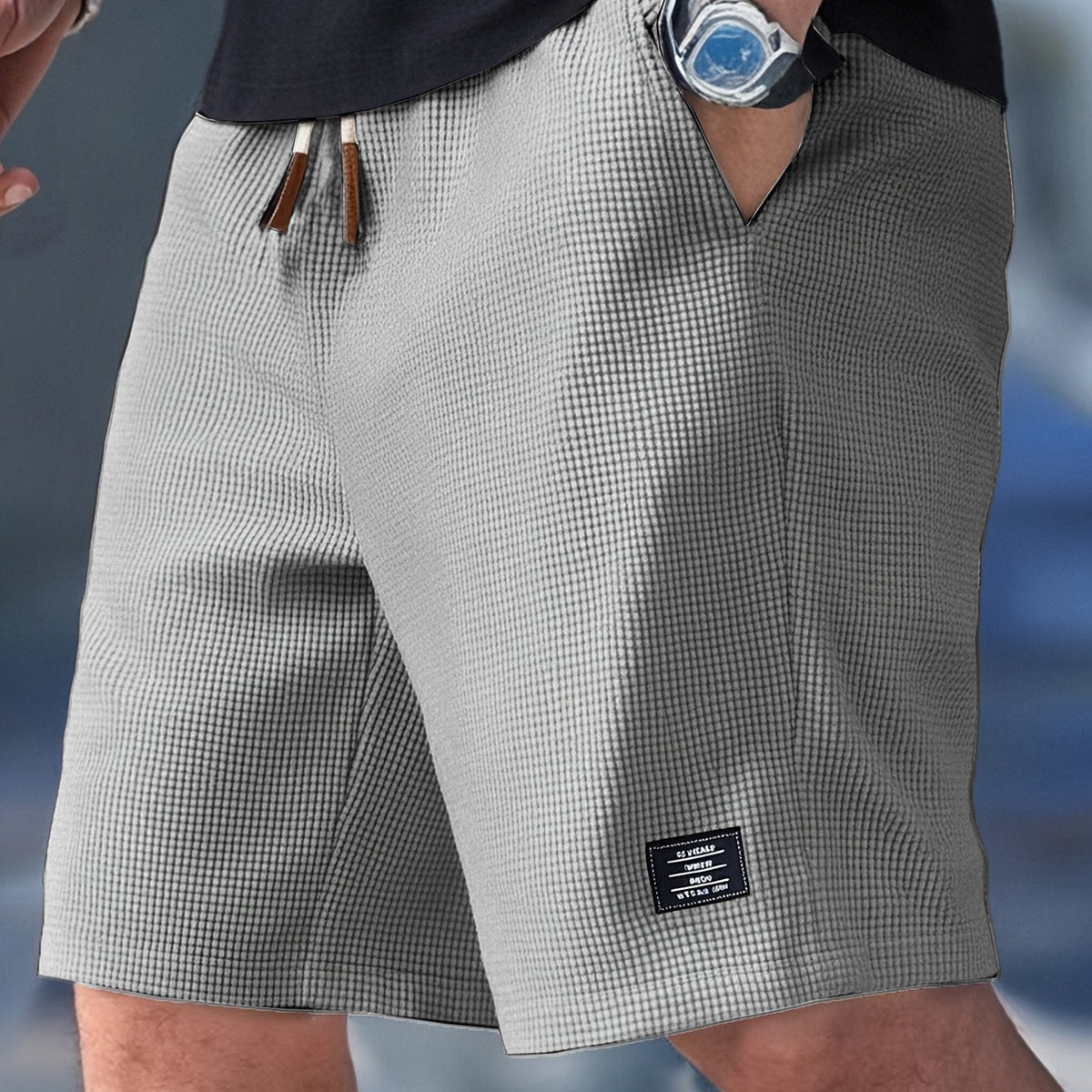 Short léger d’été NATHAN gris clair, taille élastique avec cordon, poches