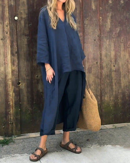 Ensemble tunique ample et pantalon fluide en bleu marine, coupe décontractée