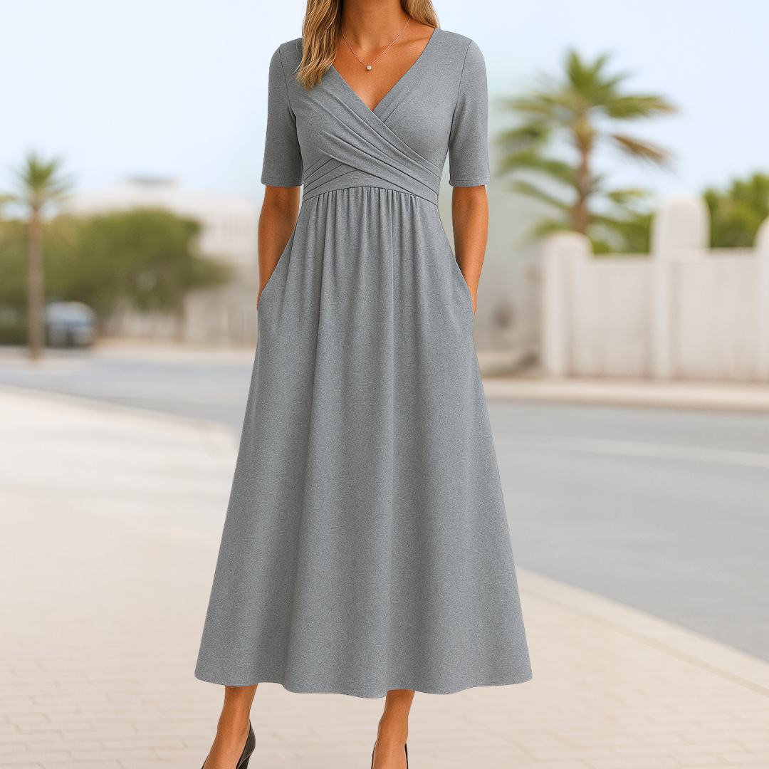 Robe Monique cache-cœur grise, manches courtes, décolleté croisé, jupe évasée