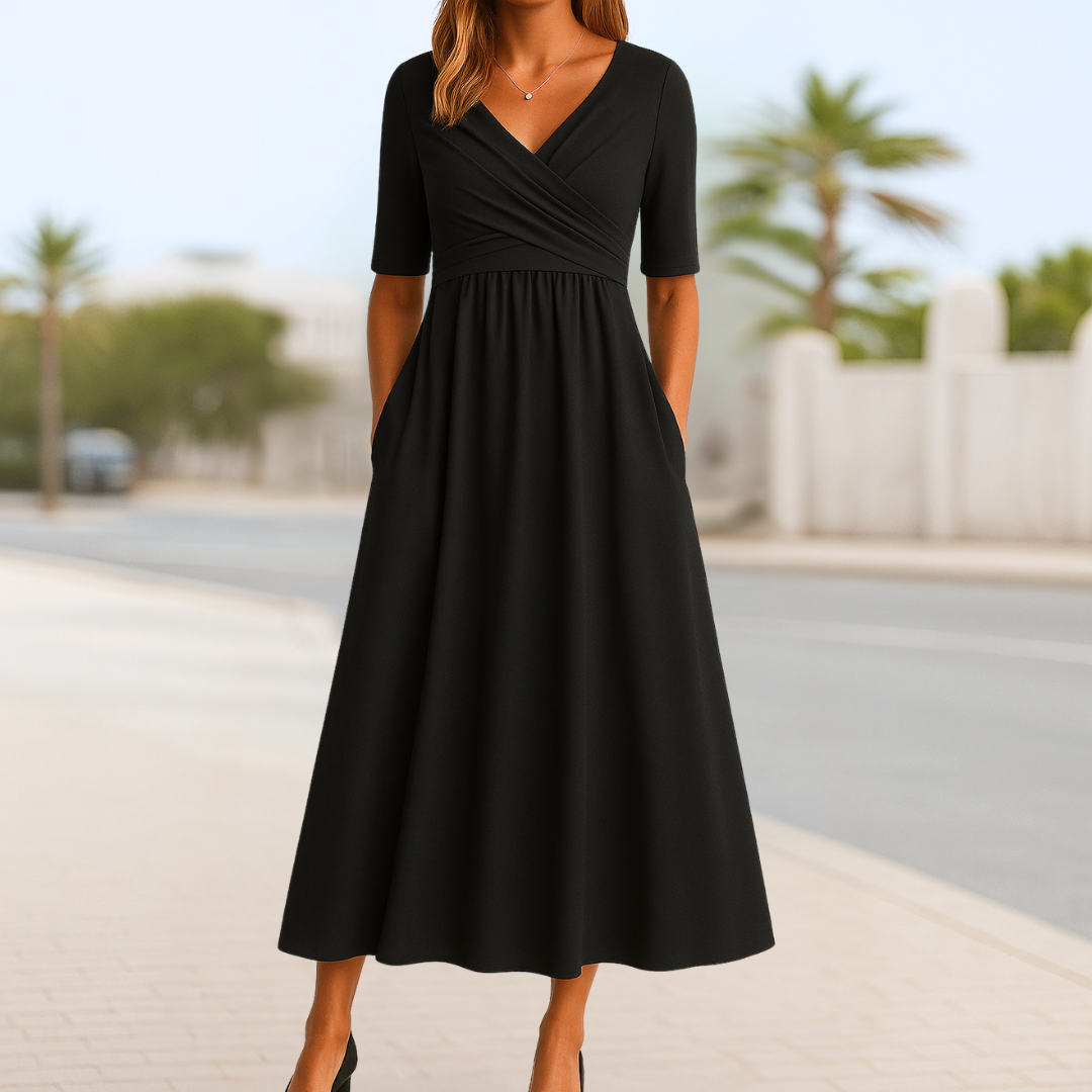 Robe Monique cache-cœur noire, manches courtes, décolleté croisé, jupe évasée