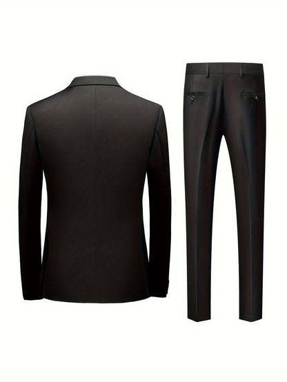 Costume moderne homme Danoir Paris™ : veste et pantalon foncés, coupe ajustée.