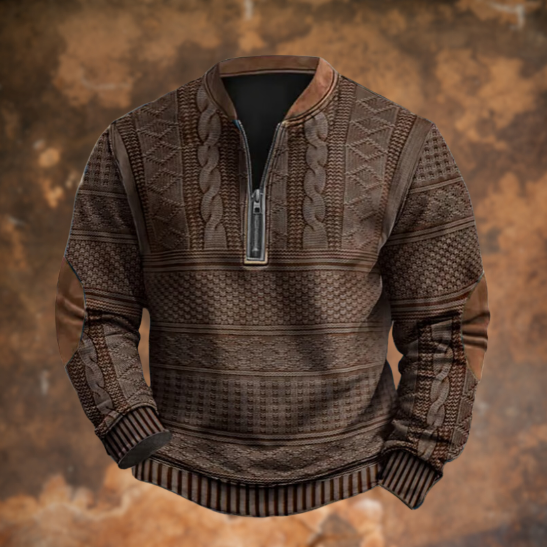 Polo homme demi-zip en maille marron à motifs tressés, bordures côtelées contrastées.