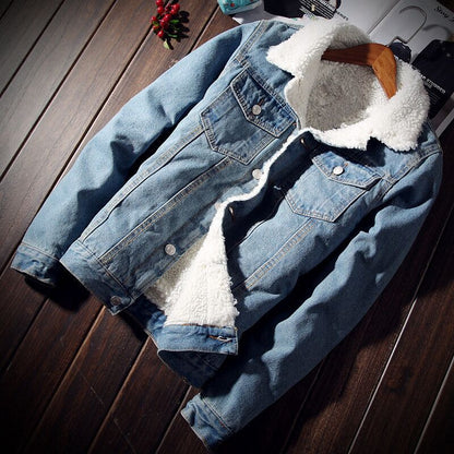 Veste en jean bleu clair avec empiècements sherpa blancs contrastants