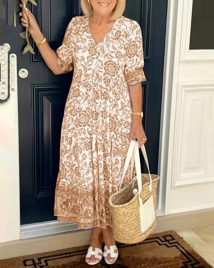 Robe fluide légère beige à imprimé floral marron, encolure V, manches courtes, volants