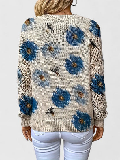 Gilet léger en maille crème à fleurs bleues, vue dos, manches ajourées