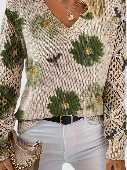 Gilet en maille crème à fleurs vertes, décolleté V, gros plan motif