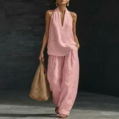 Ensemble deux pièces en lin texturé rose clair : top col V et pantalon ample.