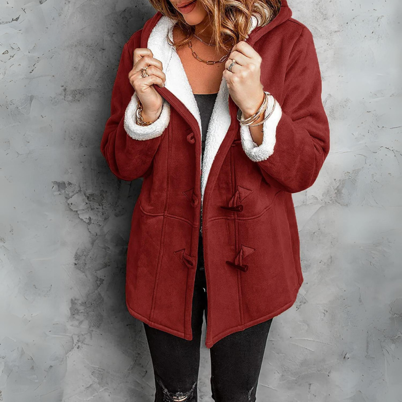 Manteau femme bordeaux à capuche, doublure sherpa blanche, fermeture à boutons à tige.
