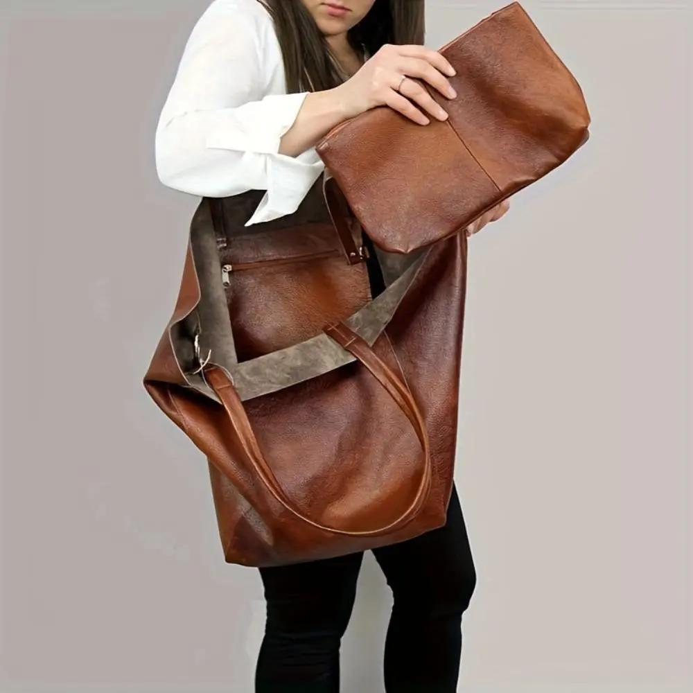Ensemble grand sac cabas en cuir marron avec petite pochette et anses courtes