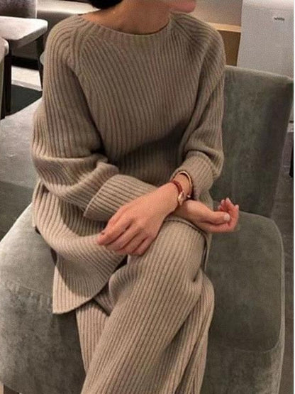 Ensemble tricot côtelé beige : pull manches longues et pantalon assorti, taille haute