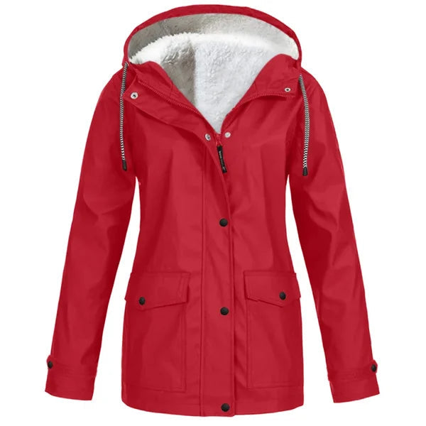 Parka à capuche fourrée rouge, fermeture boutonnée, poches plaquées et cordons