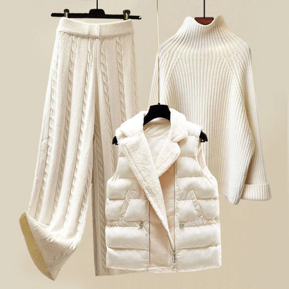 Ensemble Gabby en maille douillette blanc : gilet matelassé, pull col montant et jupe