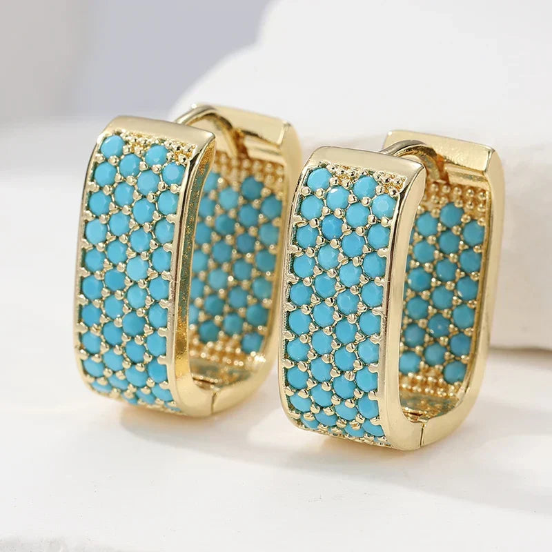 Créoles dorées à pavé turquoise, anneaux rectangulaires sertis de petits cabochons