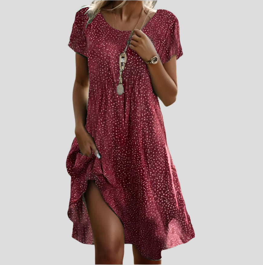 Robe bohème rouge bordeaux à micro-pois blancs, encolure carrée et manches courtes