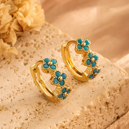 Créoles dorées avec appliques fleurs turquoise en perles